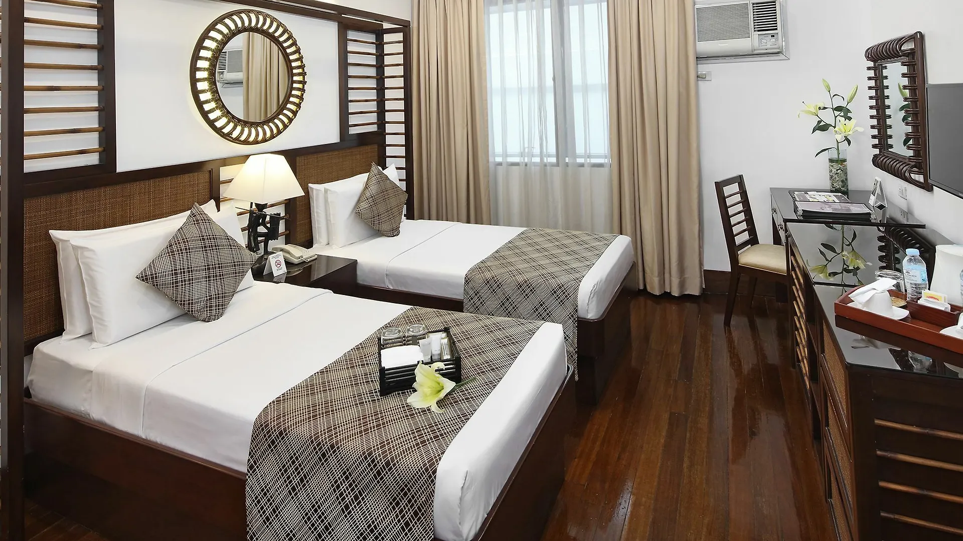 Manila Lotus Hotel